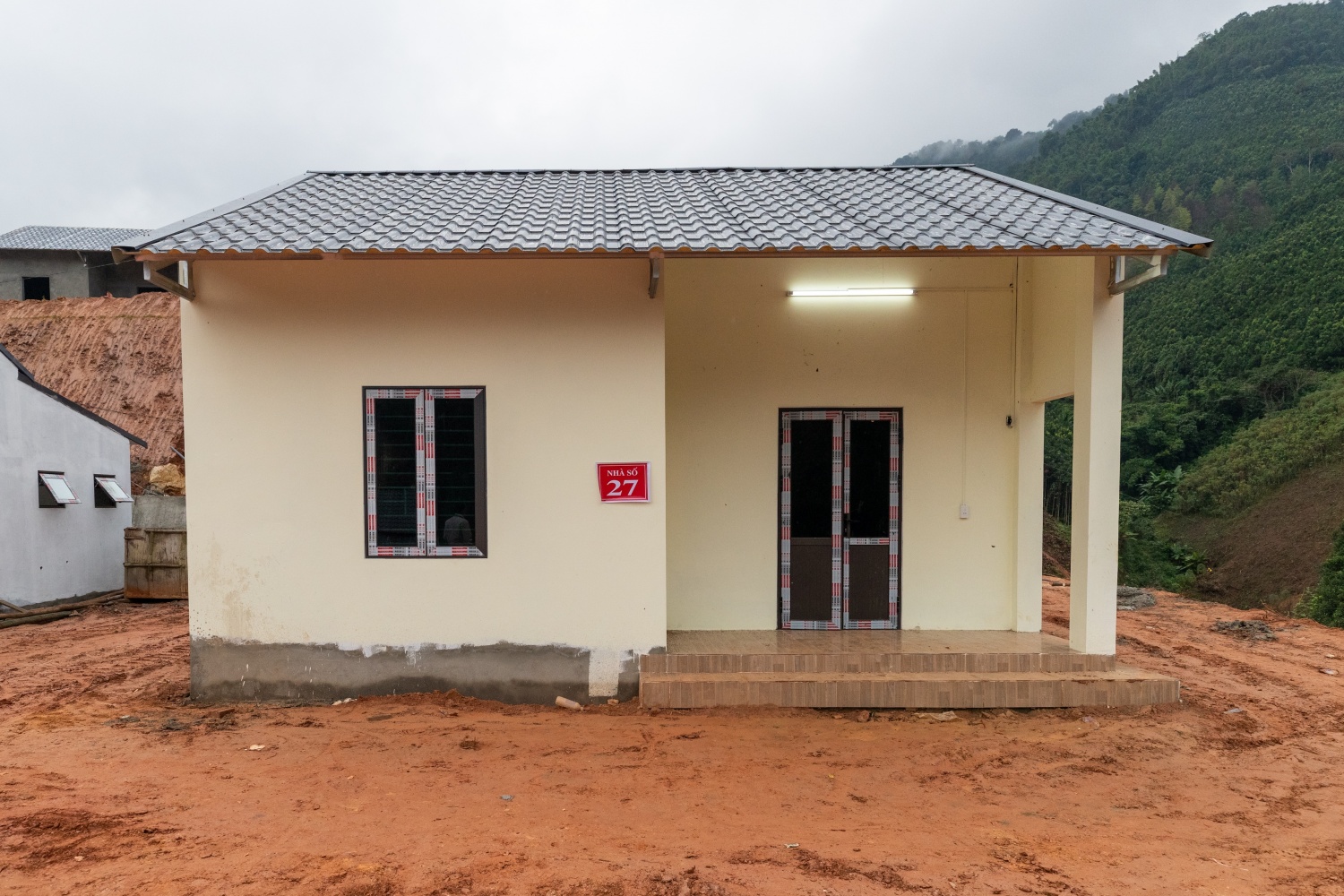 Nỗ lực cao nhất để người dân thôn Kho Vàng được về nhà mới trước ngày 20/12 Nỗ lực cao nhất để người dân thôn Kho Vàng được về nhà mới trước ngày 20/12