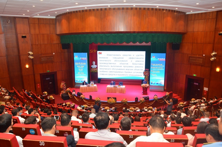 Tổng kết năm 2024 và Triển khai kế hoạch 2025: Vietsovpetro Vững vàng hướng tới tương lai Vietsovpetro tổng kết năm 2024 và triển khai kế hoạch năm 2025: Vững vàng hướng tới tương lai