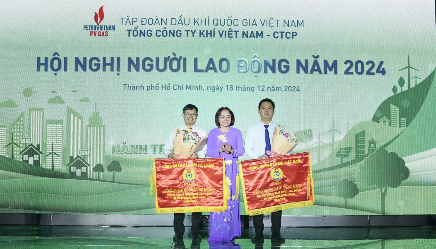 PV GAS hoàn thành vượt mức kế hoạch từ 50-82% tất cả các chỉ tiêu, trong đó doanh thu và lợi nhuận đều thiết lập kỷ lục, tăng trưởng cao so với năm 2023 PV GAS hoàn thành vượt mức kế hoạch từ 50-82% tất cả các chỉ tiêu, trong đó doanh thu và lợi nhuận đều thiết lập kỷ lục, tăng trưởng cao so với năm 2023