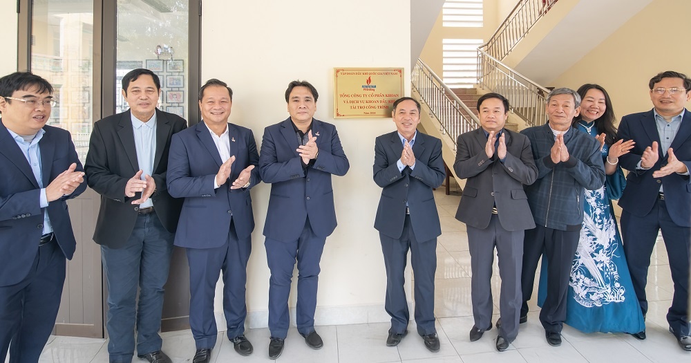 PV Drilling gắn biển tài trợ công trình Trường Tiểu học Hải Anh, Hải Hậu, Nam Định