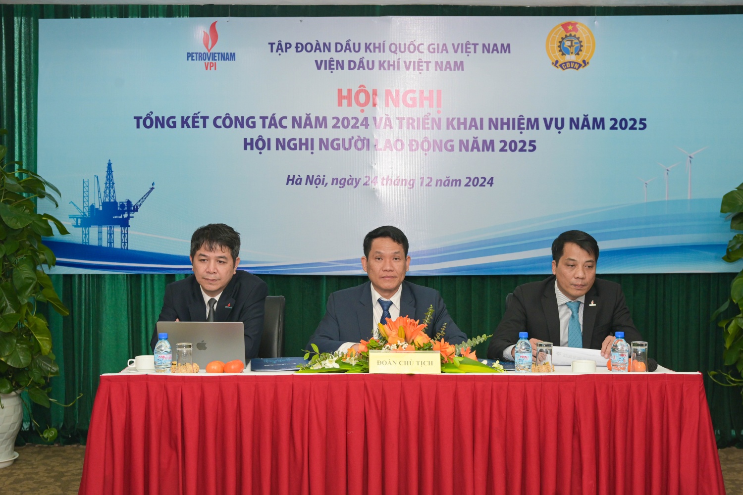 Đoàn Chủ tịch điều hành Hội nghị
