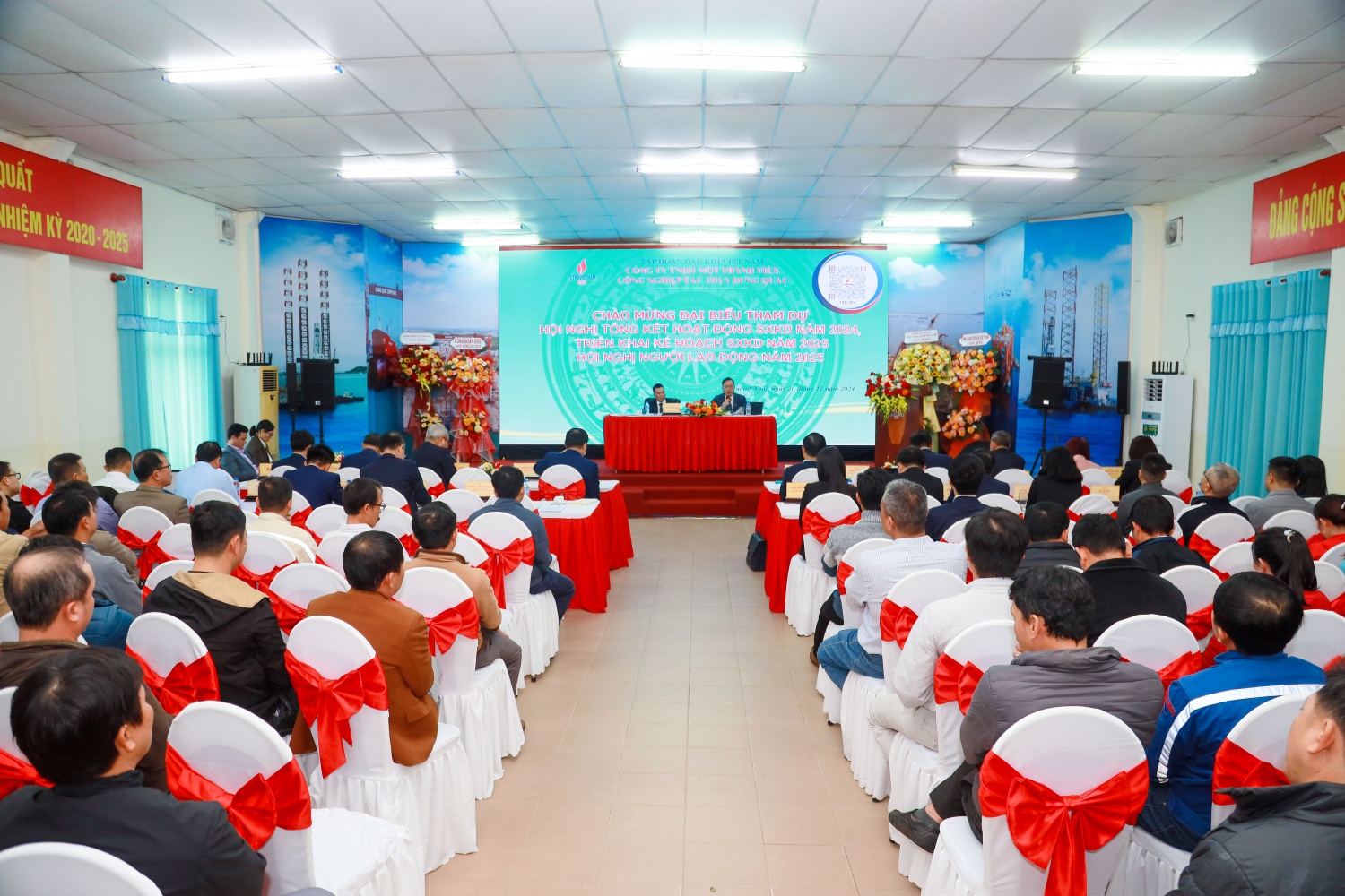 Toàn cảnh Hội nghị tổng kết hoạt động SXKD năm 2024 và triển khai kế hoạch SXKD năm 2025.
