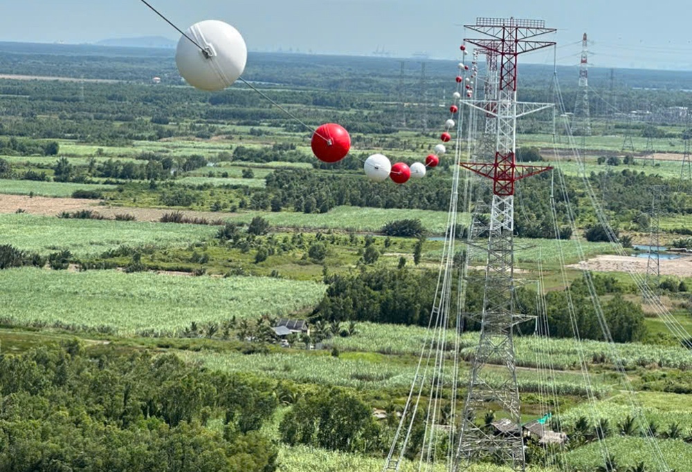 Hoàn thành đường dây 500kV giải tỏa công suất Nhà máy điện Nhơn Trạch 4 Hoàn thành đường dây 500kV giải tỏa công suất Nhà máy điện Nhơn Trạch 4