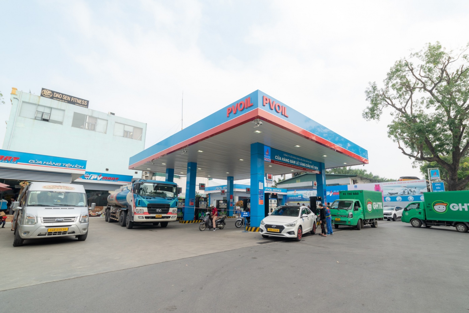 Năm 2024, sản lượng kinh doanh xăng dầu của PVOIL đạt gần 5,6 triệu m3/tấn, hoàn thành 112% kế hoạch năm, tăng trưởng 6% so với cùng kỳ, chiếm 23% thị phần kinh doanh nội địa