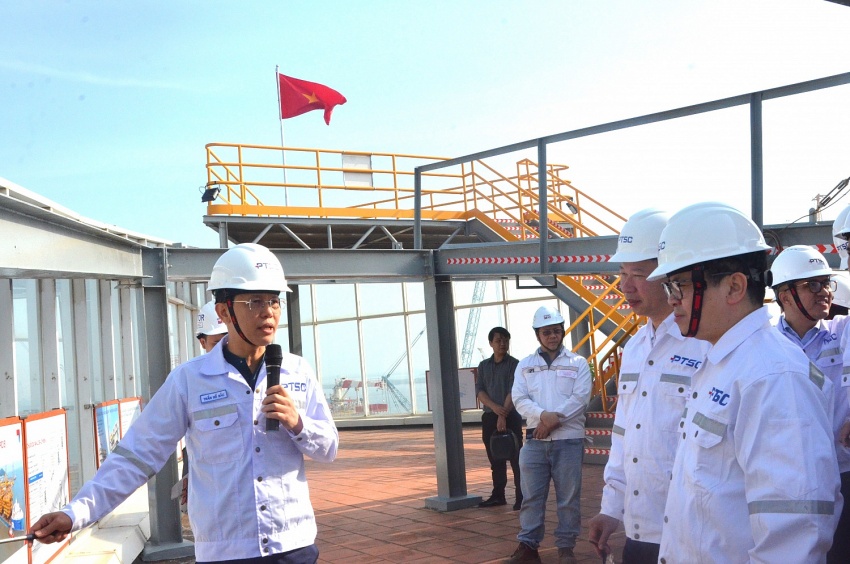 Chùm ảnh: Thứ trưởng Bộ Công Thương Trương Thanh Hoài tham quan Trung tâm công nghiệp năng lượng và hậu cần kỹ thuật PTSC/Petrovietnam Thứ trưởng Bộ Công Thương Trương Thanh Hoài thăm khu chế tạo chân đế điện gió ngoài khơi PTSC