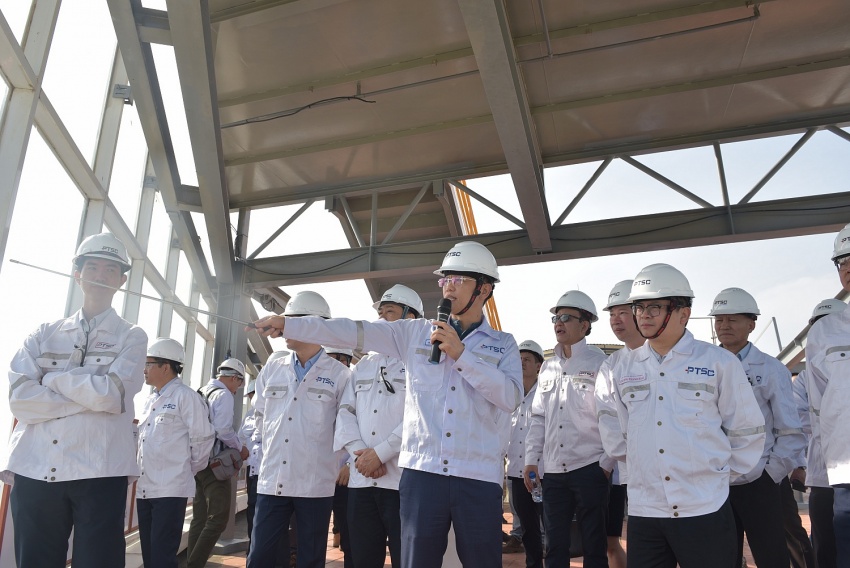 Chùm ảnh: Thứ trưởng Bộ Công Thương Trương Thanh Hoài tham quan Trung tâm công nghiệp năng lượng và hậu cần kỹ thuật PTSC/Petrovietnam Thứ trưởng Bộ Công Thương Trương Thanh Hoài thăm khu chế tạo chân đế điện gió ngoài khơi PTSC