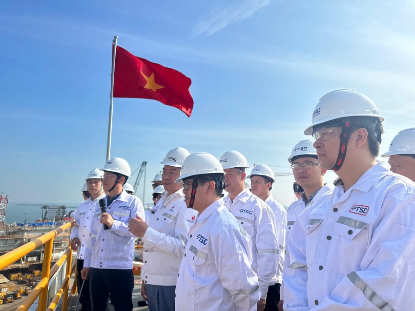 Chùm ảnh: Thứ trưởng Bộ Công Thương Trương Thanh Hoài tham quan Trung tâm công nghiệp năng lượng và hậu cần kỹ thuật PTSC/Petrovietnam Chùm ảnh: Thứ trưởng Bộ Công Thương Trương Thanh Hoài tham quan Trung tâm công nghiệp năng lượng và hậu cần kỹ thuật PTSC/Petrovietnam