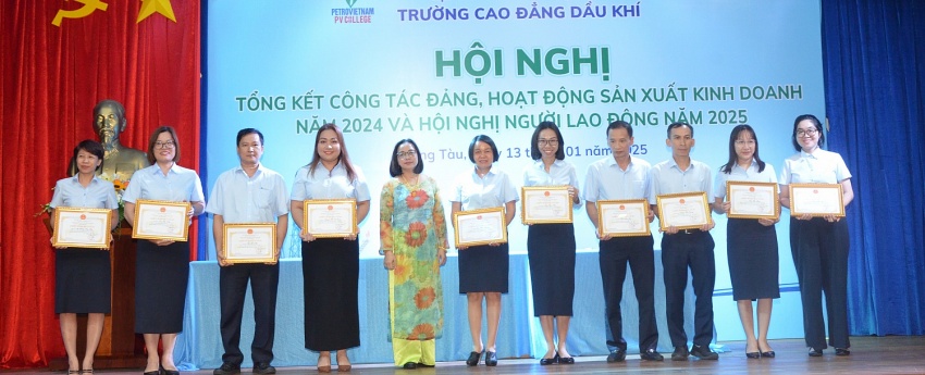 PV College đóng góp quan trọng trong đào tạo, phát triển nguồn nhân lực của Petrovietnam PV College đóng góp quan trọng trong đào tạo, phát triển nguồn nhân lực của Petrovietnam
