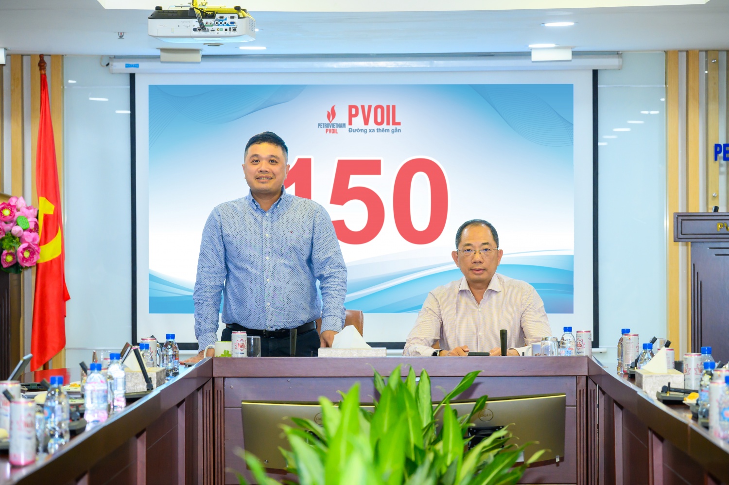 quyết tâm phấn đấu năm sau tăng trưởng cao hơn năm trước quyết tâm phấn đấu năm sau tăng trưởng cao hơn năm trước