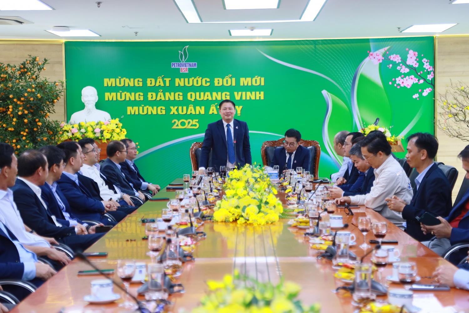 2.	Đồng chí Bùi Ngọc Dương - Bí thư Đảng uỷ, Chủ tịch HĐQT BSR khẳng định vai trò lãnh đạo của Đảng Cộng sản Việt Nam trên hành trình lịch sử vẻ vang 95 mùa Xuân thắng lợi lớn mạnh cùng đất nước và chúc Tết người lao động.