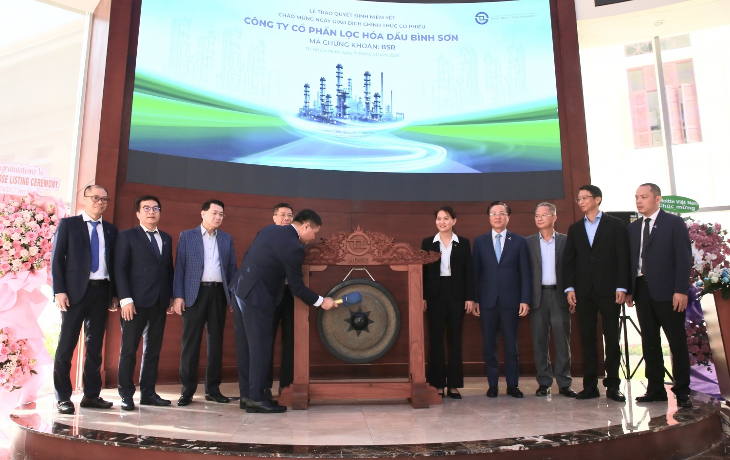 hành công trong niêm yết cổ phiếu lên sàn HoSE, làm tăng thanh khoản cho cổ phiếu và tăng khả năng huy động vốn hành công trong niêm yết cổ phiếu lên sàn HoSE, làm tăng thanh khoản cho cổ phiếu và tăng khả năng huy động vốn