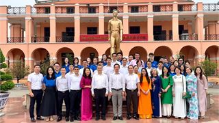 Đảng bộ PQPOC: Kết nạp đảng viên mới tại nơi Bác Hồ ra đi tìm đường cứu nước