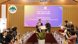 Đồng chí Trần Quang Dũng nhận vinh danh vì những đóng góp xuất sắc trong xây dựng văn hoá doanh nghiệp