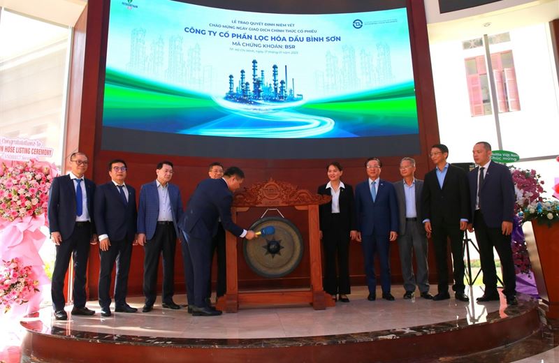 Nhìn lại chặng đường 16 năm từ ngày xuất bán dòng sản phẩm thương mại đầu tiên của NMLD Dung Quất