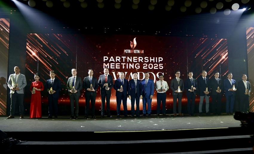 Petrovietnam gặp mặt nhà thầu 2025: Đồng hành cùng phát triển - Kết nối để thành công Petrovietnam gặp mặt nhà thầu 2025: Đồng hành cùng phát triển Kết nối để thành công