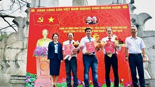 Chi bộ EIC: Lễ kết nạp đảng viên mới đầy ý nghĩa tại Nghĩa trang liệt sĩ Quốc gia Trường Sơn