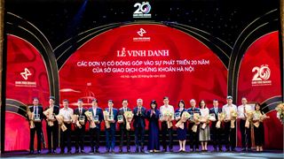 PVChem được vinh danh đơn vị đóng góp tiêu biểu cho sự phát triển của HNX