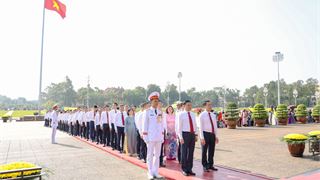 Đoàn đại biểu Đảng bộ Petrovietnam viếng Lăng Chủ tịch Hồ Chí Minh