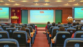 Petrovietnam khai giảng lớp bồi dưỡng lý luận chính trị cho đảng viên mới tại Hà Nội