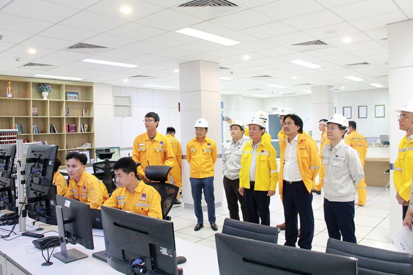 50 năm Petrovietnam giữ lửa khát vọng tìm dầu để làm giàu cho Tổ quốc”