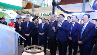 General Secretary To Lam urges Petrovietnam to take pioneering role in energy transition