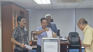 Hội Dầu khí Việt Nam ủng hộ đồng bào các địa phương chịu thiệt hại nặng nề do bão số 10
