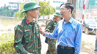 [Chùm ảnh] Petrovietnam hỗ trợ tỉnh Thái Nguyên khắc phục hậu quả của cơn bão số 11
