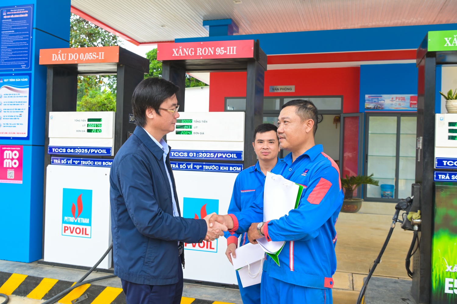 Người lao động PVOIL cảm ơn sự quan tâm, hỗ trợ kịp thời của lãnh đạo Petrovietnam.