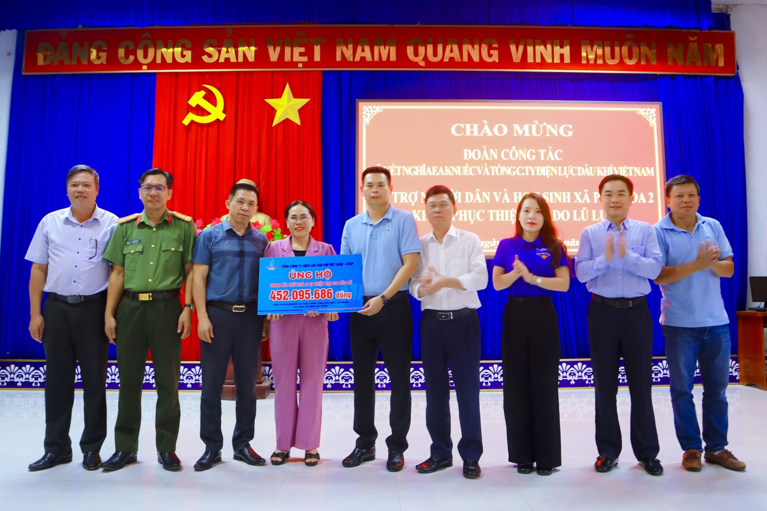 PV Power hỗ trợ bà con Đắk Lắk khắc phục hậu quả mưa lũ”