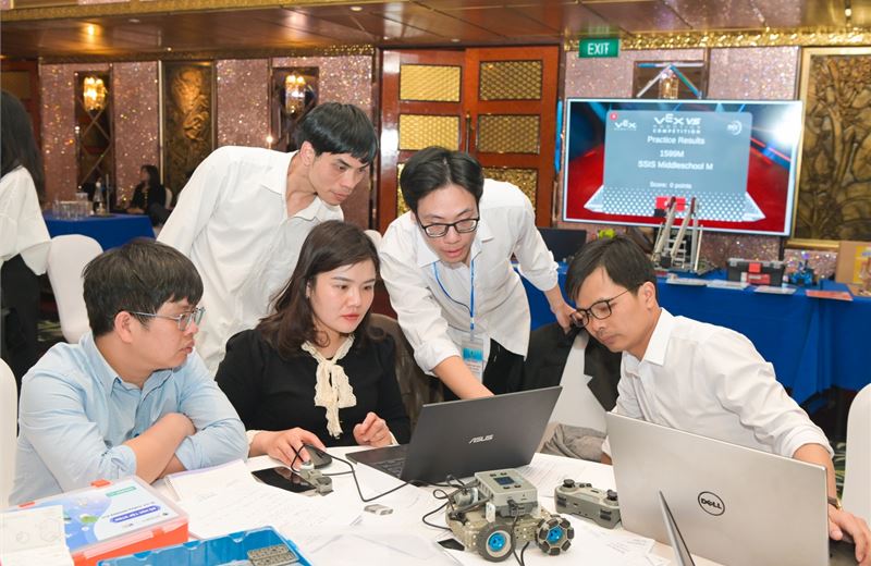 [Chùm ảnh] Giáo viên khu vực phía Bắc tham gia tập huấn vận hành phòng STEM Innovation Petrovietnam