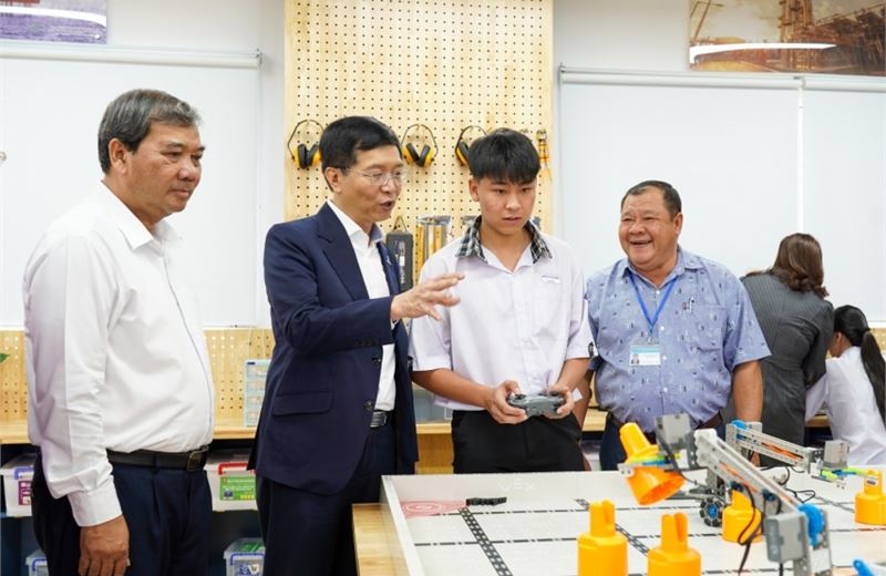 Khánh thành phòng STEM - Động lực đổi mới dạy và học tại Trường THPT Phạm Hùng (Vĩnh Long)