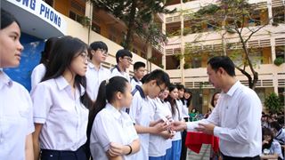 Petrovietnam "truyền lửa" ngành năng lượng cho học sinh Trường Lê Hồng Phong (phường Tam Thắng)