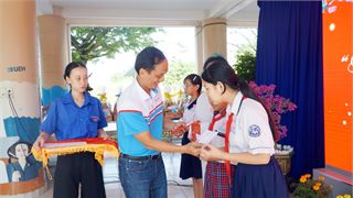 Petrovietnam cùng TP HCM chăm lo những hoàn cảnh bất hạnh hậu Covid-19
