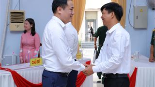 Đồng chí Lê Ngọc Sơn: Thúc đẩy an sinh xã hội, đồng hành cùng nhân dân xã Châu Pha
