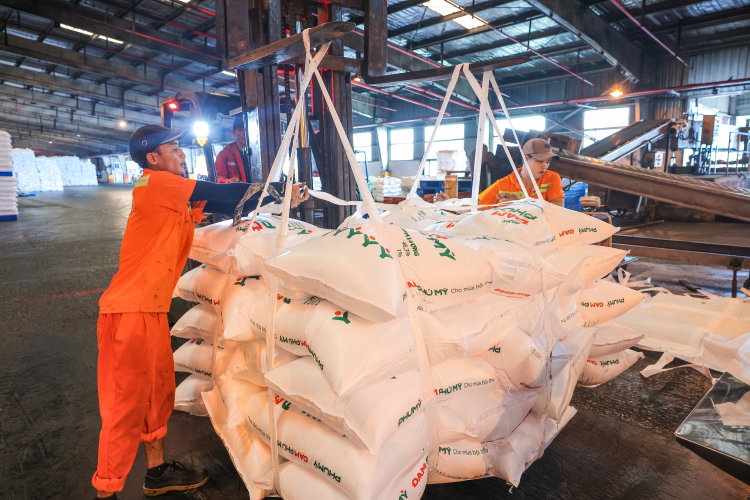Sản lượng ure của Phú Mỹ trong quý I/2026 đã vượt kế hoạch gần 25%, góp phần quan trọng trong việc bảo đảm nguồn cung cho thị trường trong nước vào giai đoạn này.