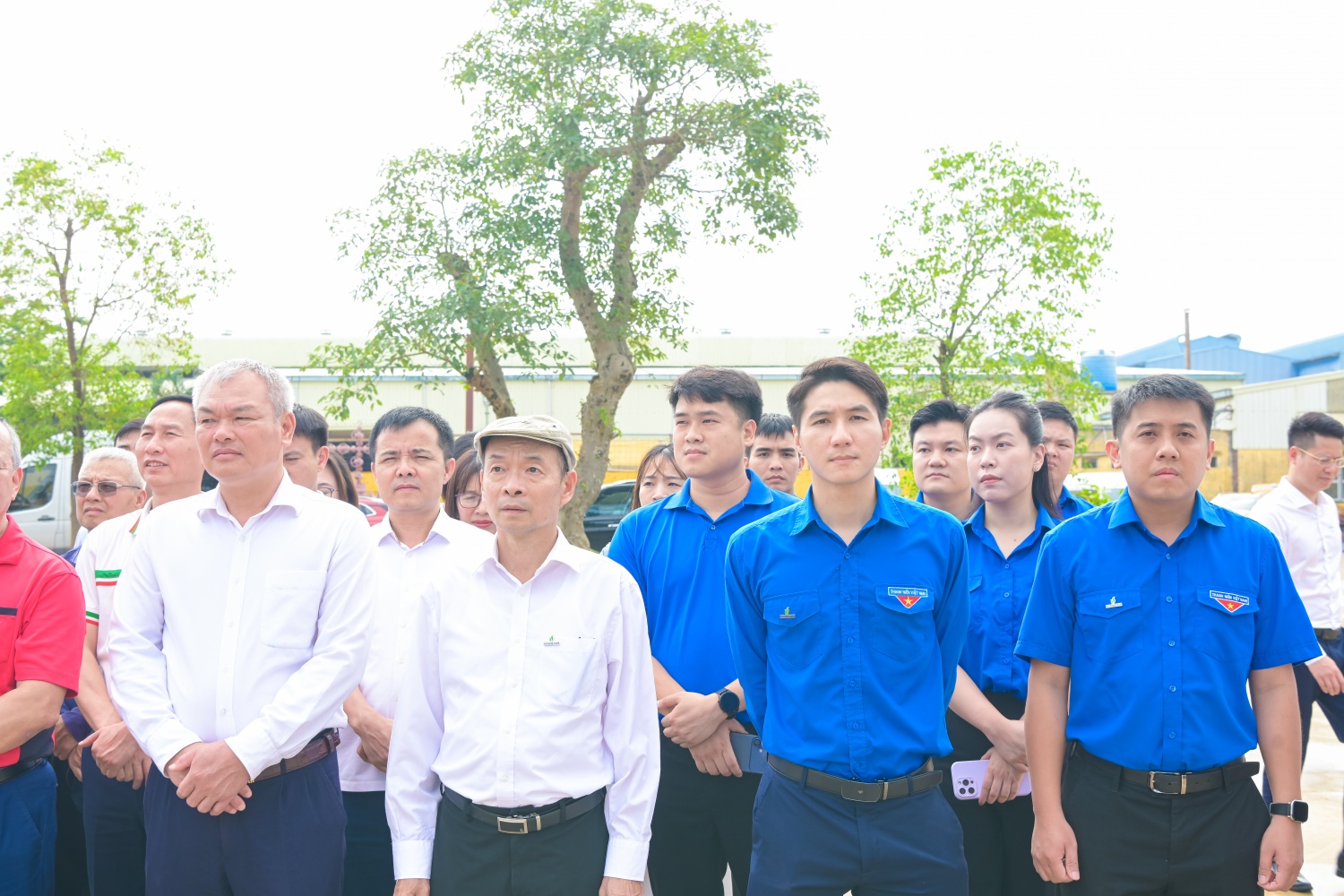 Các đại biểu lắng nghe những câu chuyện gắn với những giá trị lịch sử của ngành Dầu khí.