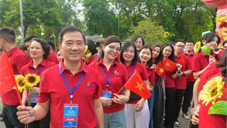 Khí thế người lao động Petrovietnam tại Lễ diễu hành kỷ niệm 140 năm Ngày Quốc tế Lao động