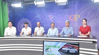 Sử dụng xăng E10 có đáng lo?