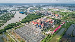Chuyển dịch năng lượng: Tái cấu trúc từ dầu khí đến chuỗi giá trị năng lượng