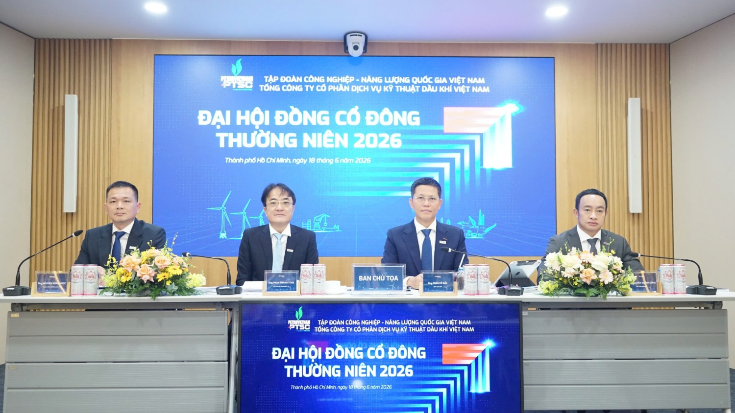 Đoàn chủ tọa điều hành Đại hội.