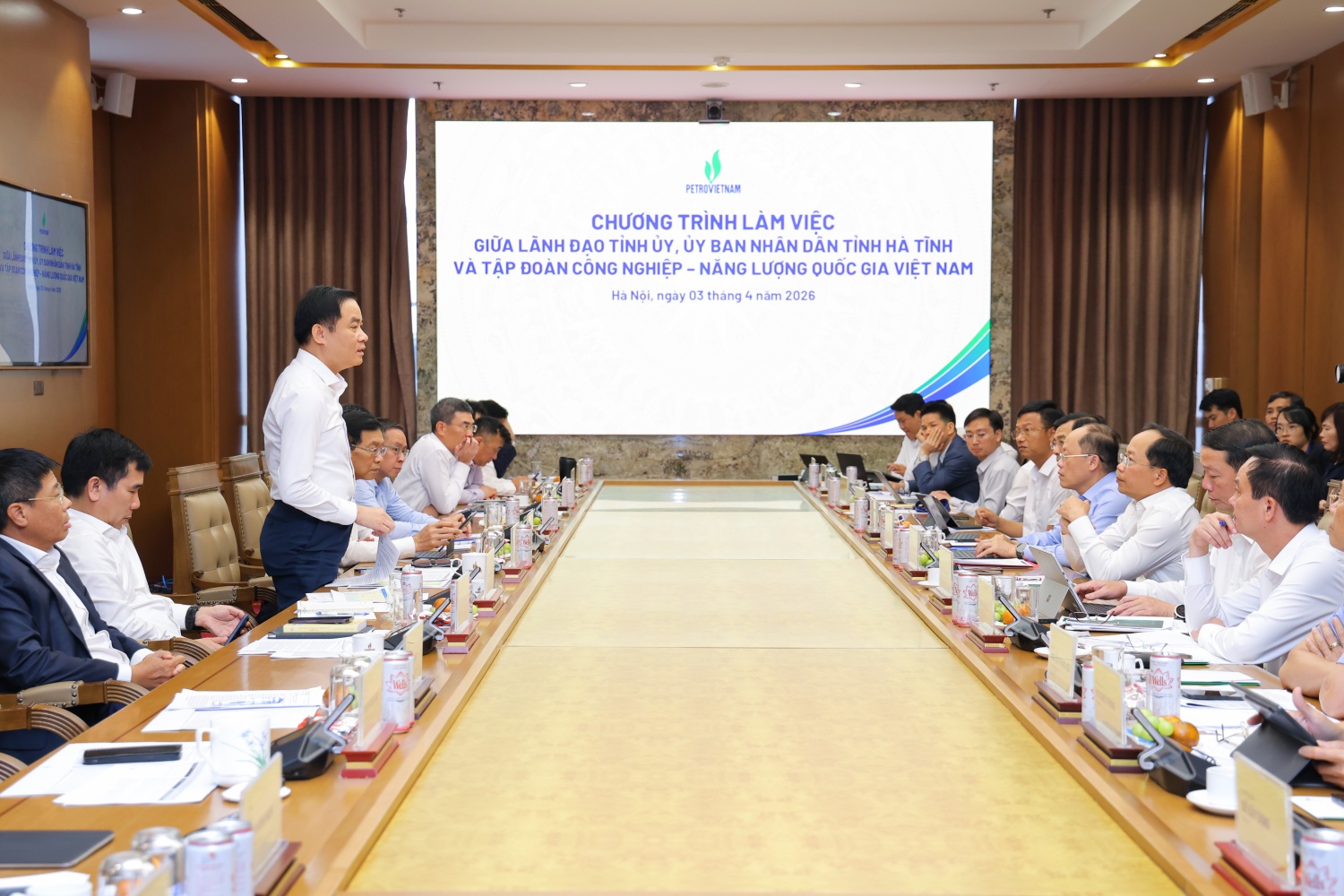Lãnh đạo Petrovietnam làm việc với với đoàn công tác của lãnh đạo Tỉnh ủy, UBND tỉnh Hà Tĩnh về Đề án trung tâm công nghiệp - năng lượng sinh thái Petrovietnam tại Vũng Áng
