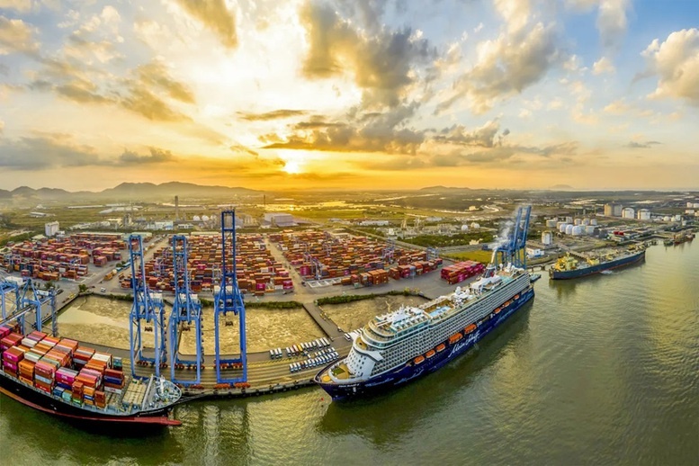 Đánh giá dầu khí là lĩnh vực có tính chất đặc thù, đại biểu Trần Hoàng Ngân đề nghị tiếp tục rà soát, hoàn thiện các Điều 56, 57, 58, 59 và 60 của dự thảo Luật, làm rõ nghĩa vụ, trách nhiệm cũng như cơ chế tài chính đối với Petrovietnam khi thực hiện các nhiệm vụ được Nhà nước giao.