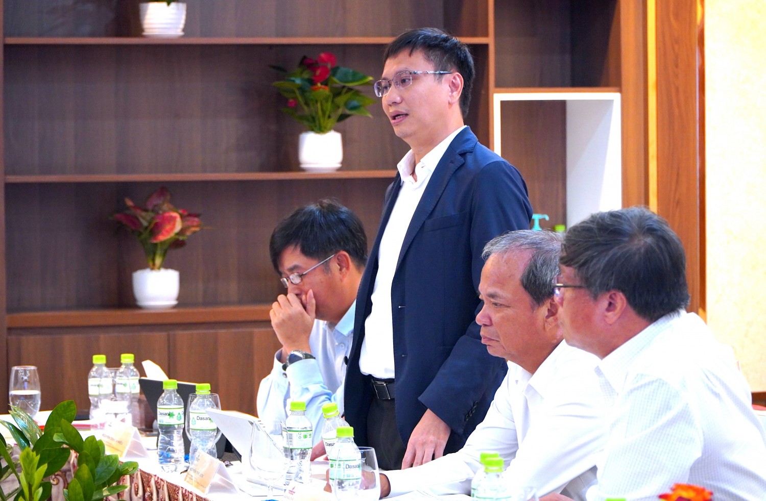 Đại biểu thảo luận tại Hội nghị rà soát chiến lược