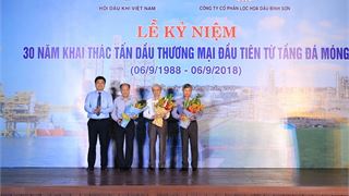 Khai thác dầu từ tầng đá móng là cú hích kinh tế quan trọng thời đổi mới