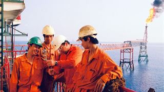 30 năm tìm thấy dầu ở tầng đá móng mỏ Bạch Hổ : Quan trọng là ý chí và niềm tin