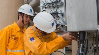 Sức nóng của giá dầu đưa cổ phiếu Dầu khí trở thành tâm điểm thị trường