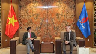 Chairman of the Board of Directors Hoang Quoc Vuong receives Vietgazprom’s leader
