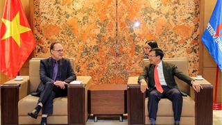 PVN Chairman of Board of Directors receives new Russian Ambassador to Vietnam