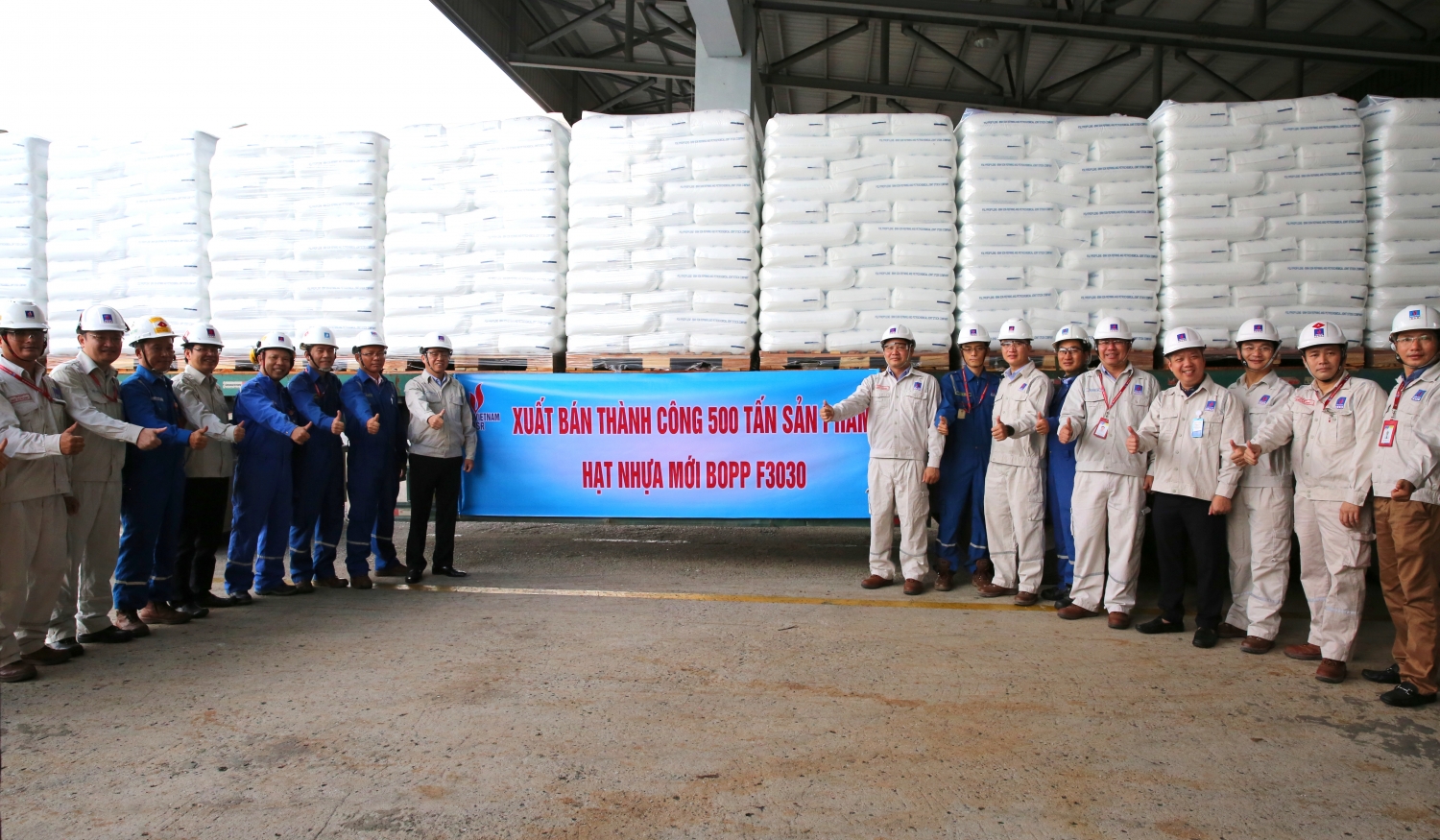 BSR xuất bán thành công 500 tấn sản phẩm hạt nhựa mới BSR xuất bán thành công 500 tấn sản phẩm hạt nhựa mới