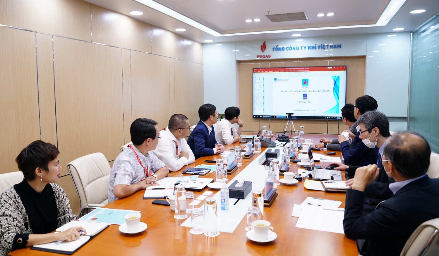 Thảo luận và thống nhất nghiên cứu các đề xuất hợp tác trong một số lĩnh vực mà PV GAS đang quan tâm Thảo luận và thống nhất nghiên cứu các đề xuất hợp tác trong một số lĩnh vực mà PV GAS đang quan tâm